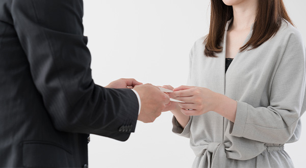 名刺を必ずもらう理由（不当な勧誘への抑止力）